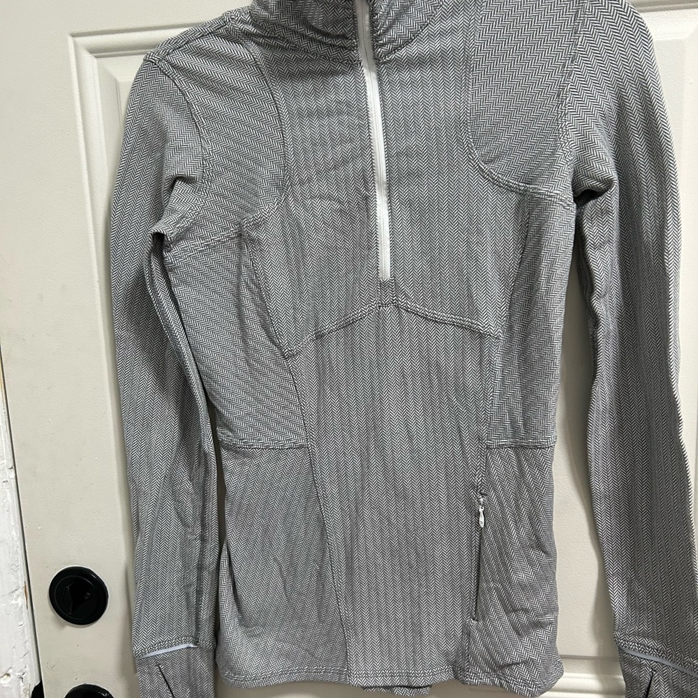 Lululemon Athletica Gray Blazer with Tailored Suit Jacket Design